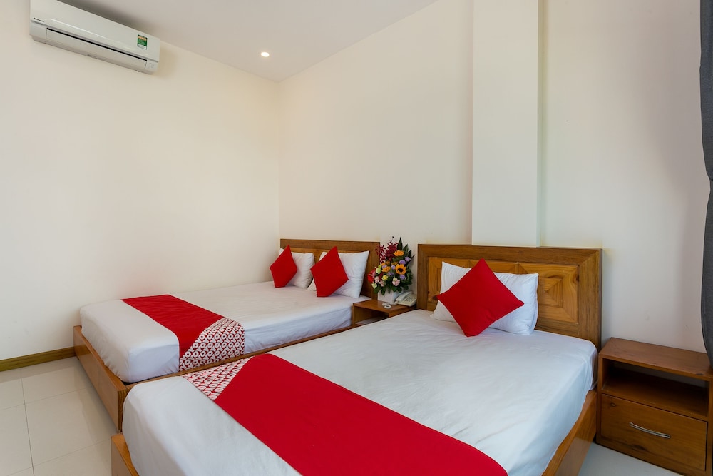 Sunshine Beach Hotel 15/50