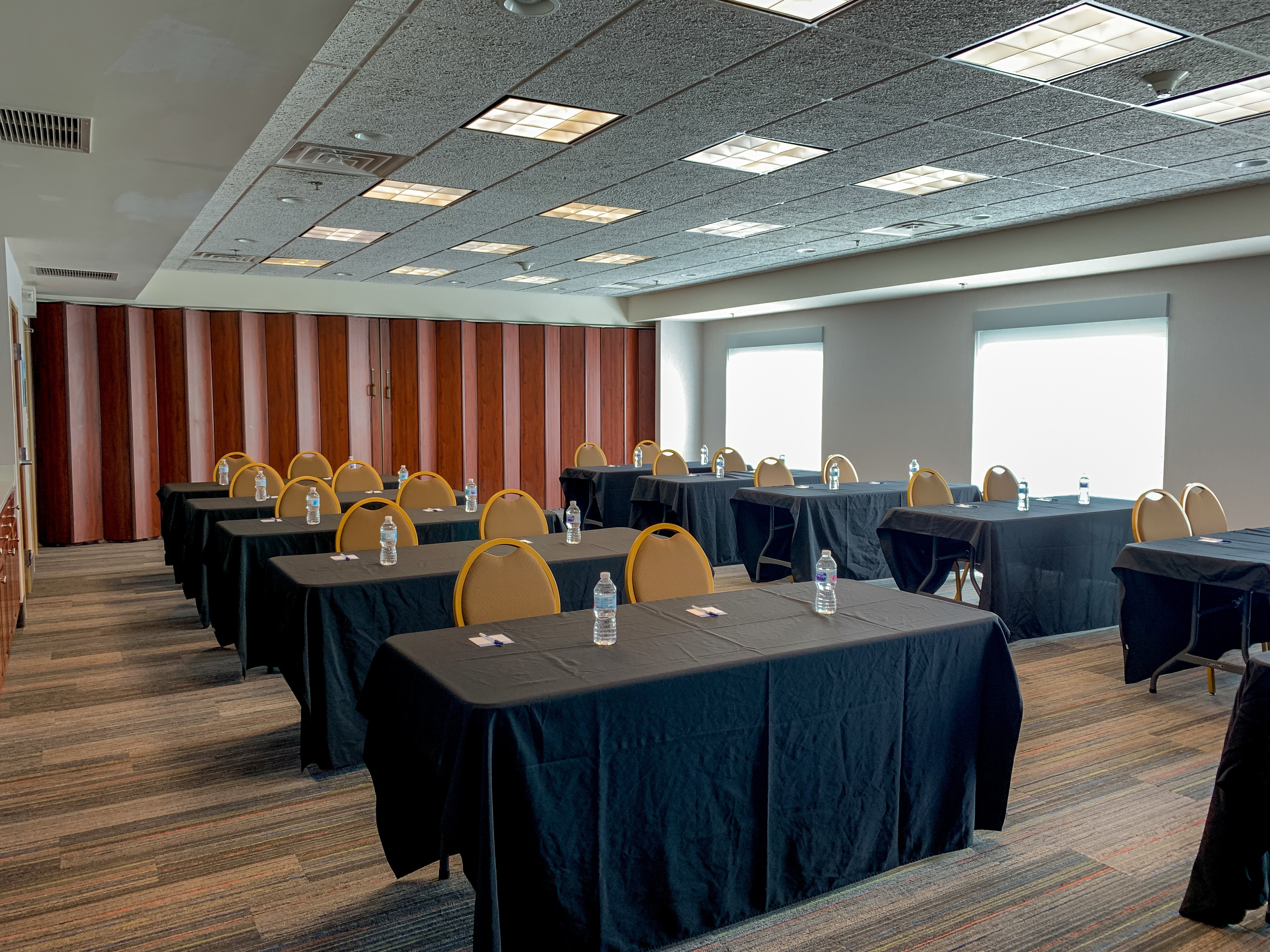 Holiday Inn Express & Suites Lexington Dtwn Area-Keenland 32/41