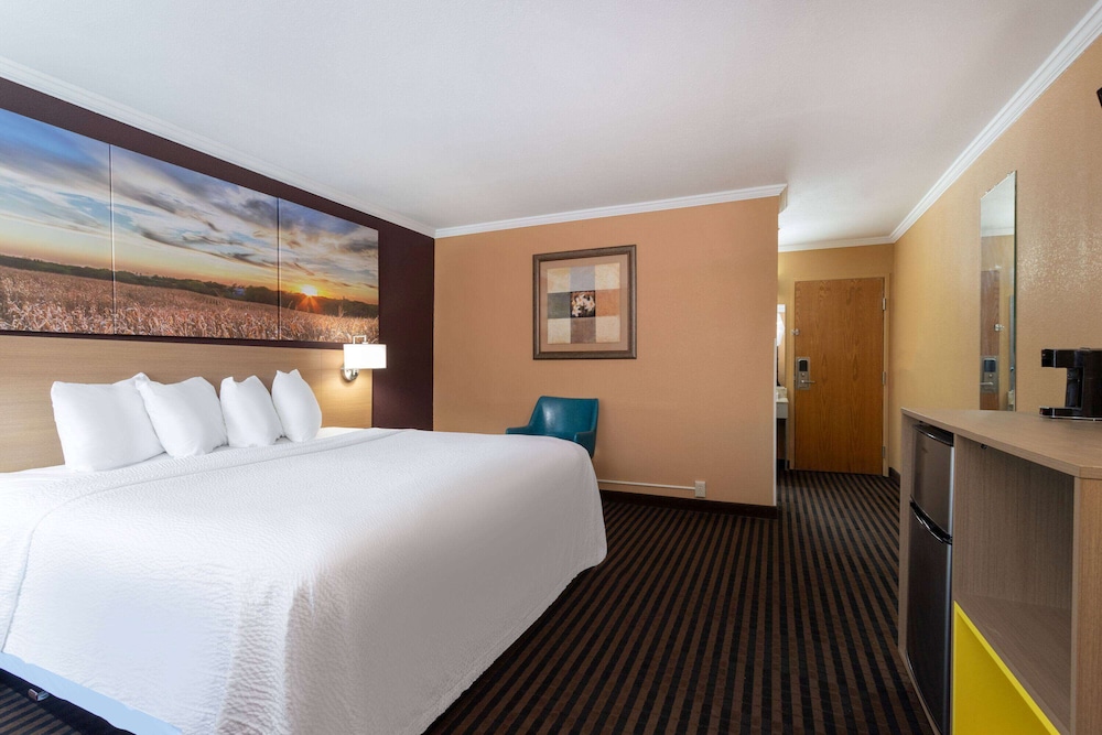 Standard, King Bed