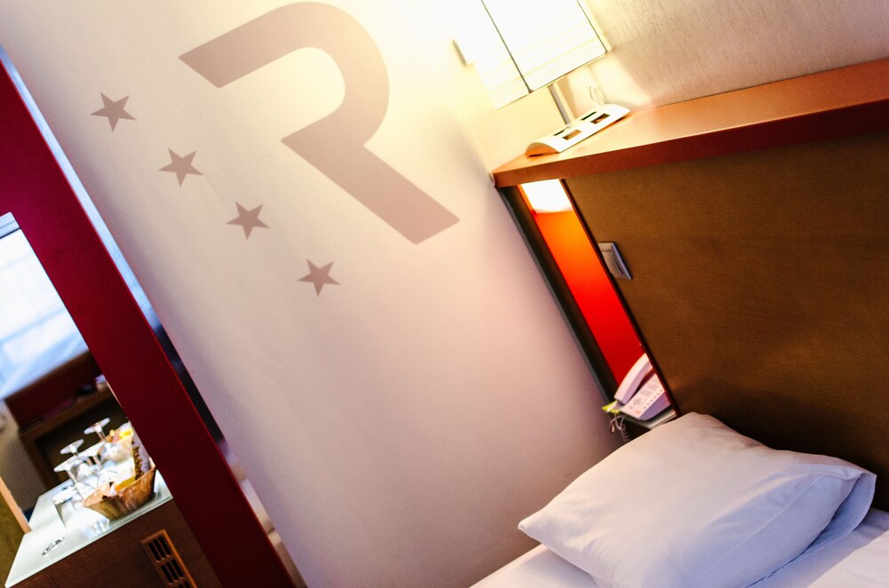 Royal Park Boutique Hotel 33/59