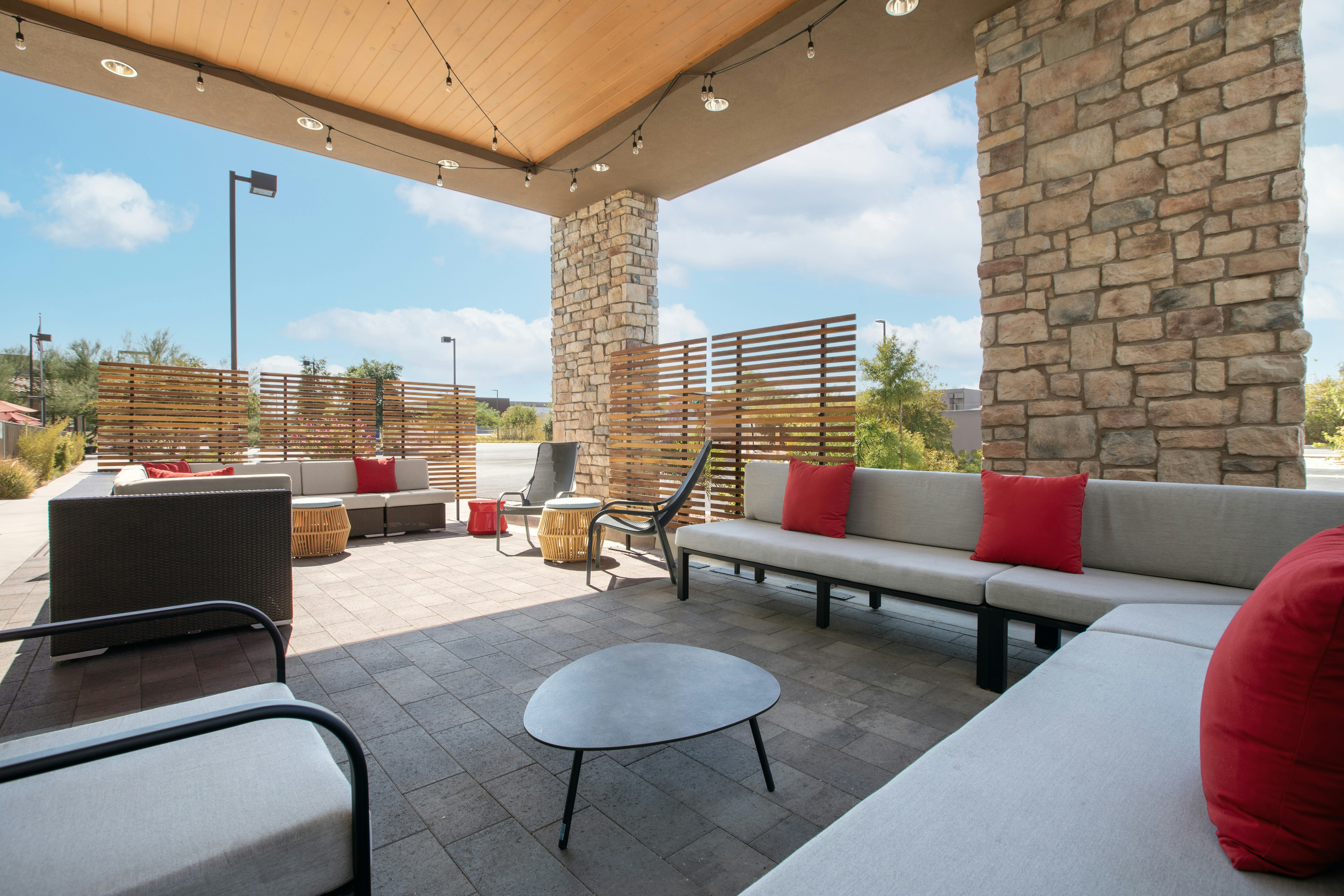 Hilton Garden Inn Phoenix Tempe University Research Park 33/64