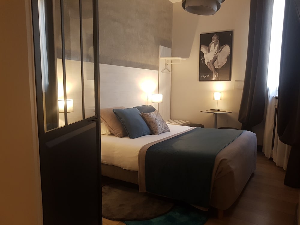 HOTEL D'ARGENSON 18/75