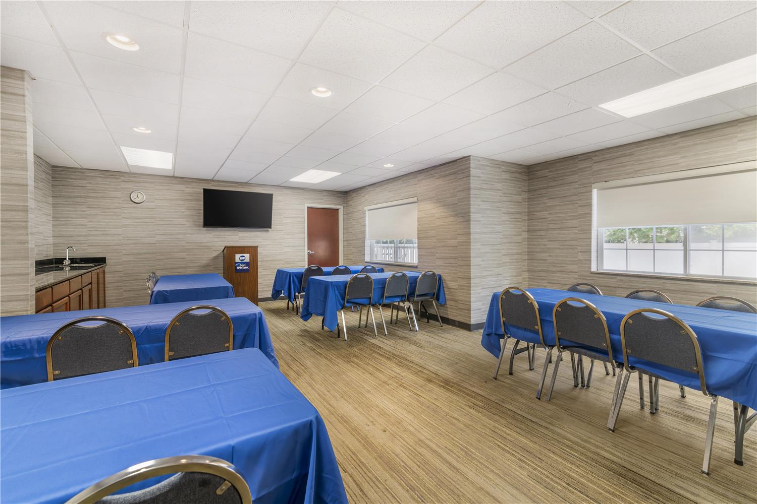 Best Western Concord Inn & Suites 26/31