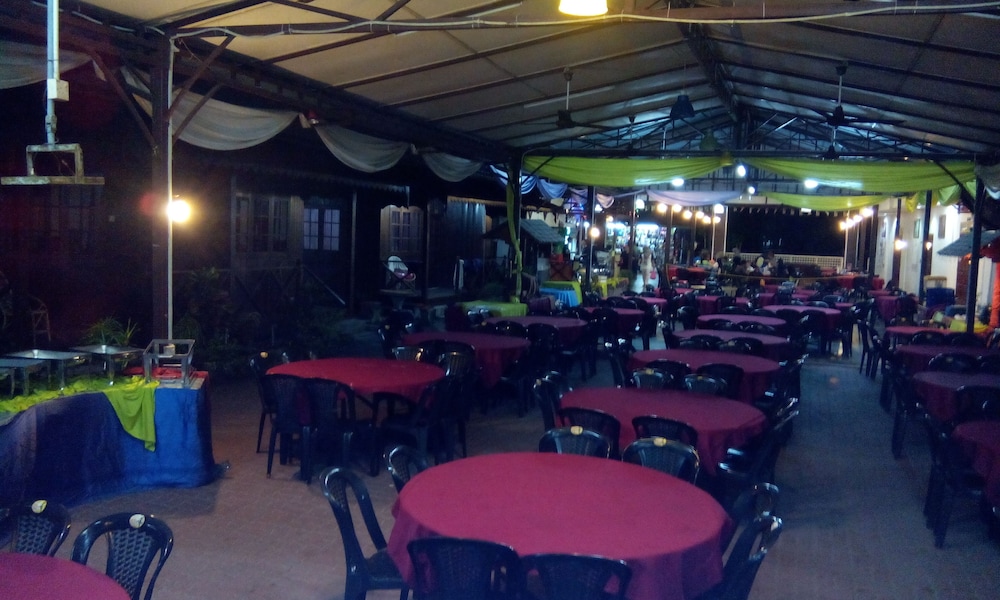 Purnama Beach Resort 52/67