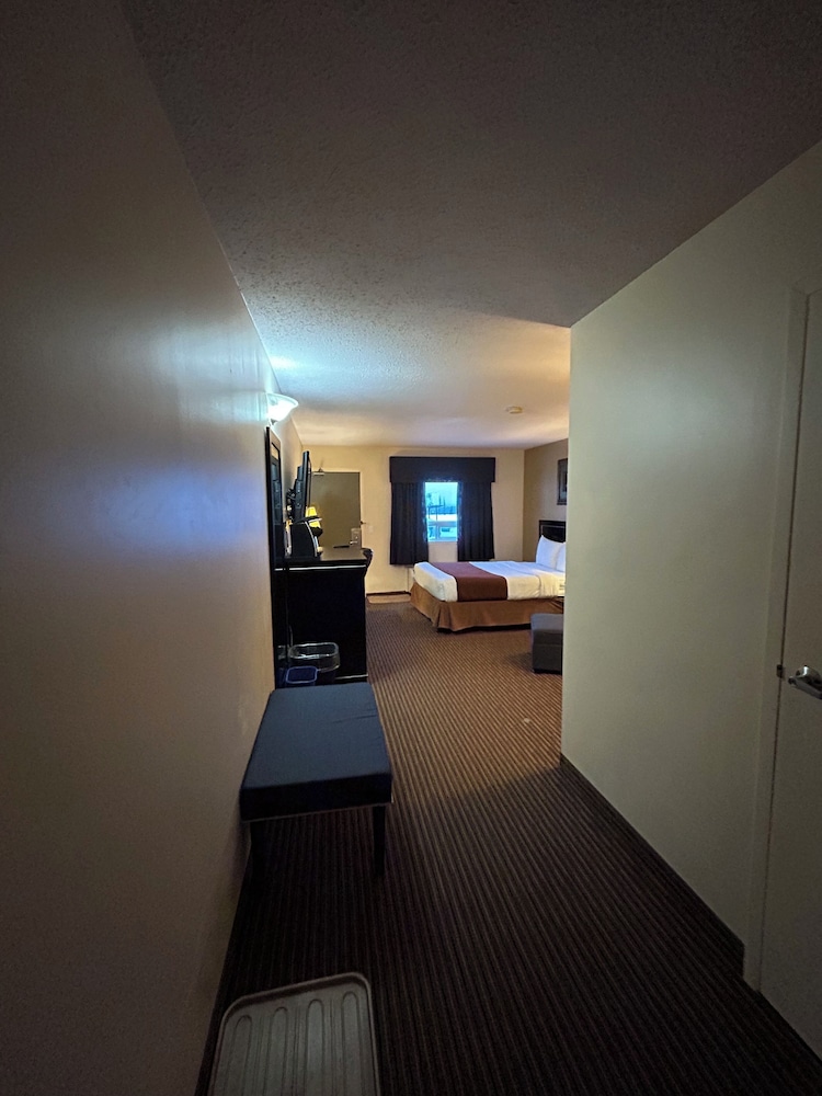 Travelodge by Wyndham Valleyview AB 25/51