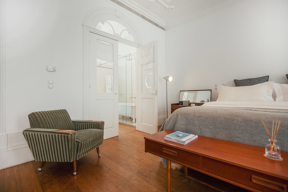 DELUXE, SUITE