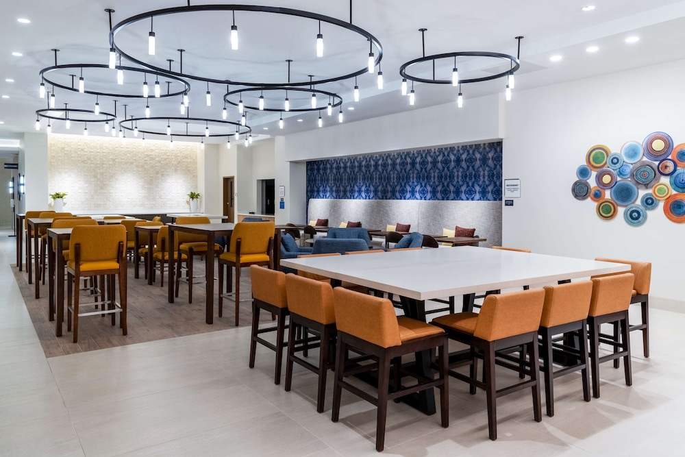 Hilton Garden Inn Longmont 31/42