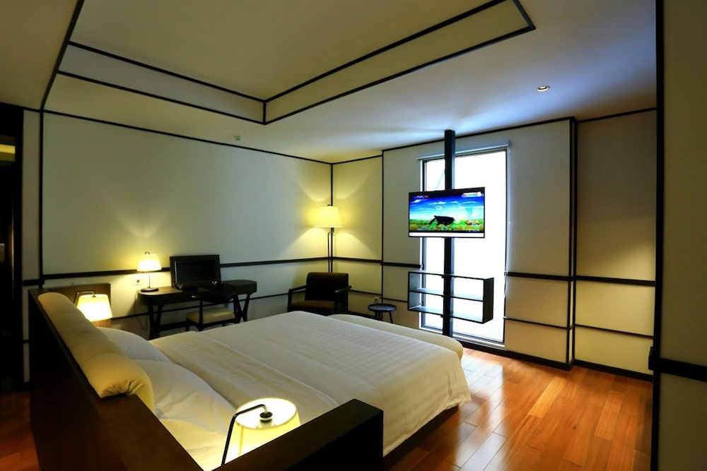 Hotel Namin Bandung 19/67