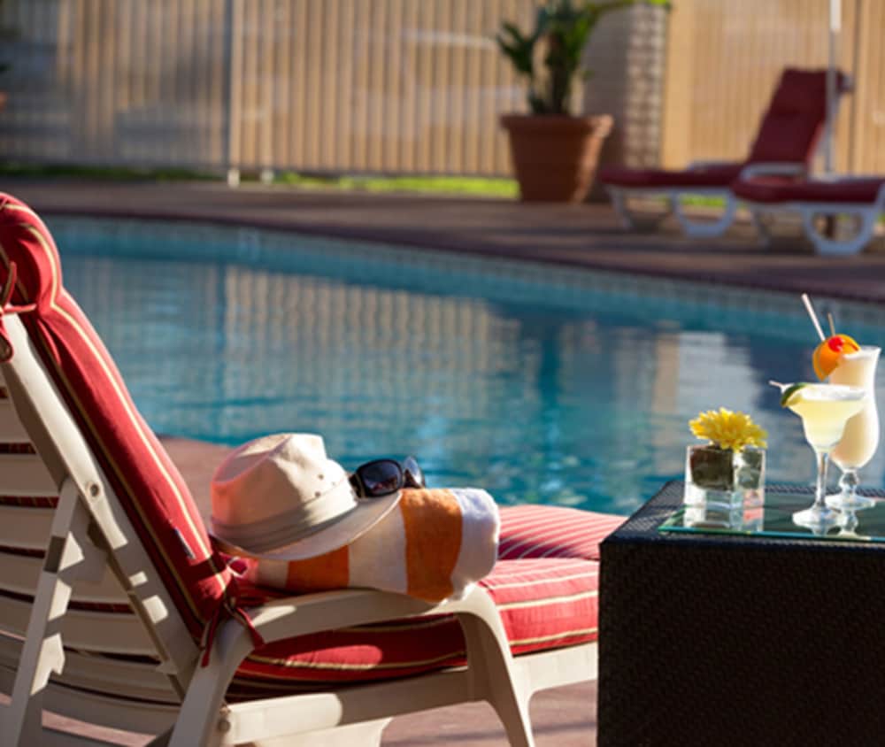 Airtel Plaza Hotel and Conference Center in VAN NUYS - CA