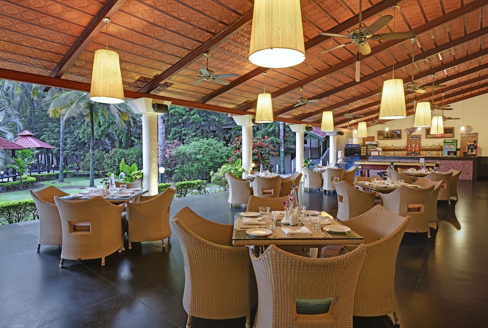 Royal Orchid Resort & Convention Centre Bangalore 29/34
