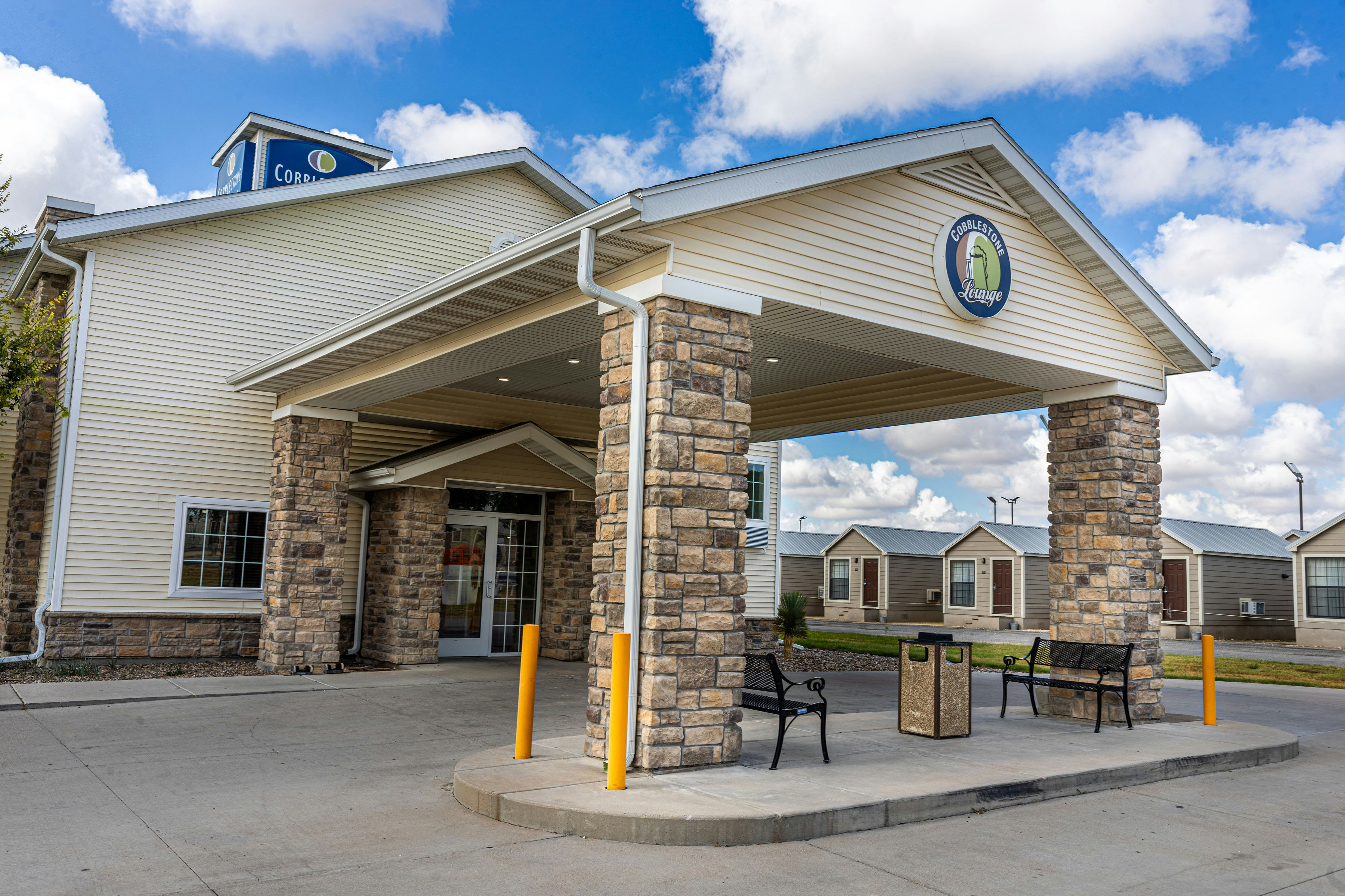 Cobblestone Inn Amp Suites Big Lake Tx 76/80