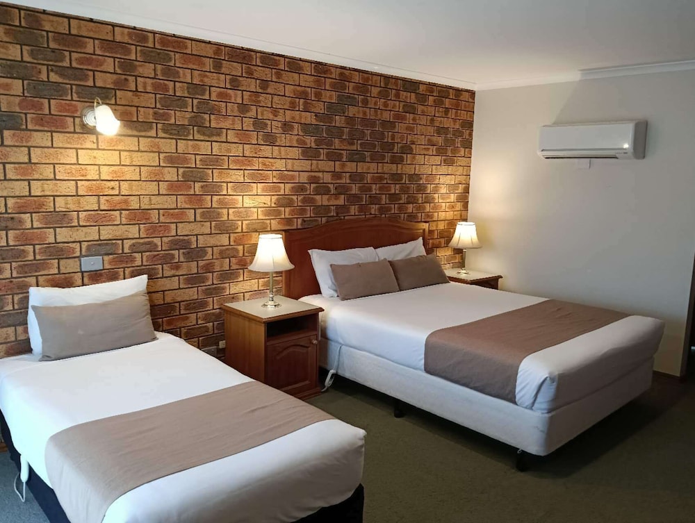 Spa, Standard, 1 Queen and 1 Single Bed
