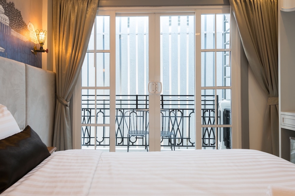 White Ivory Bed Breakfast 13/25
