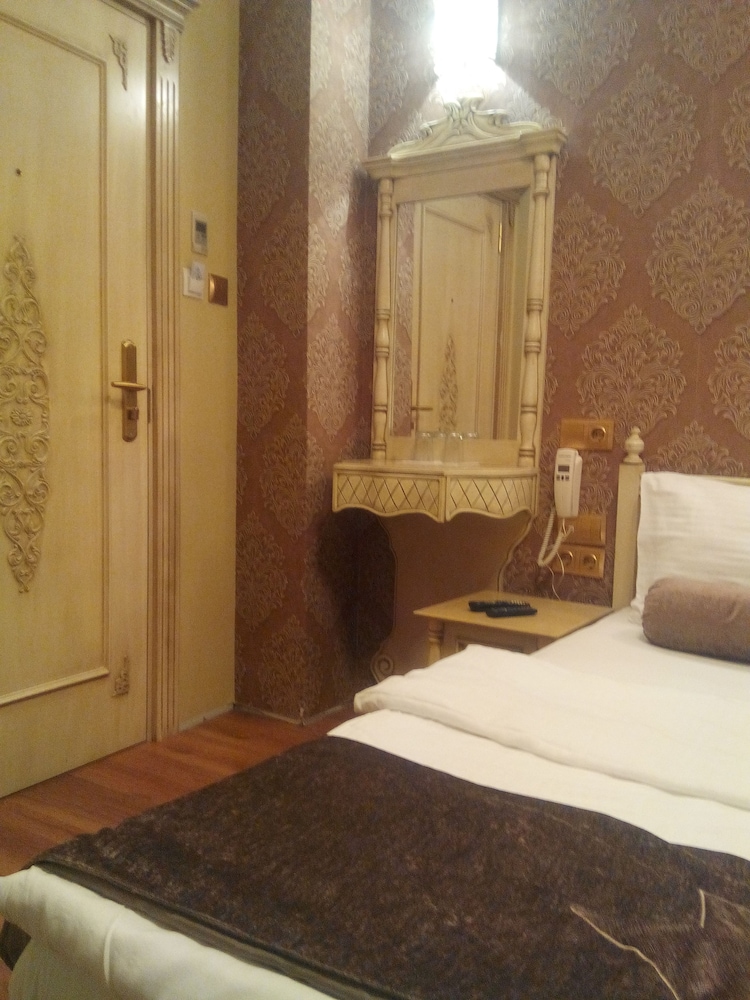 Kaftan Hotel 16/75