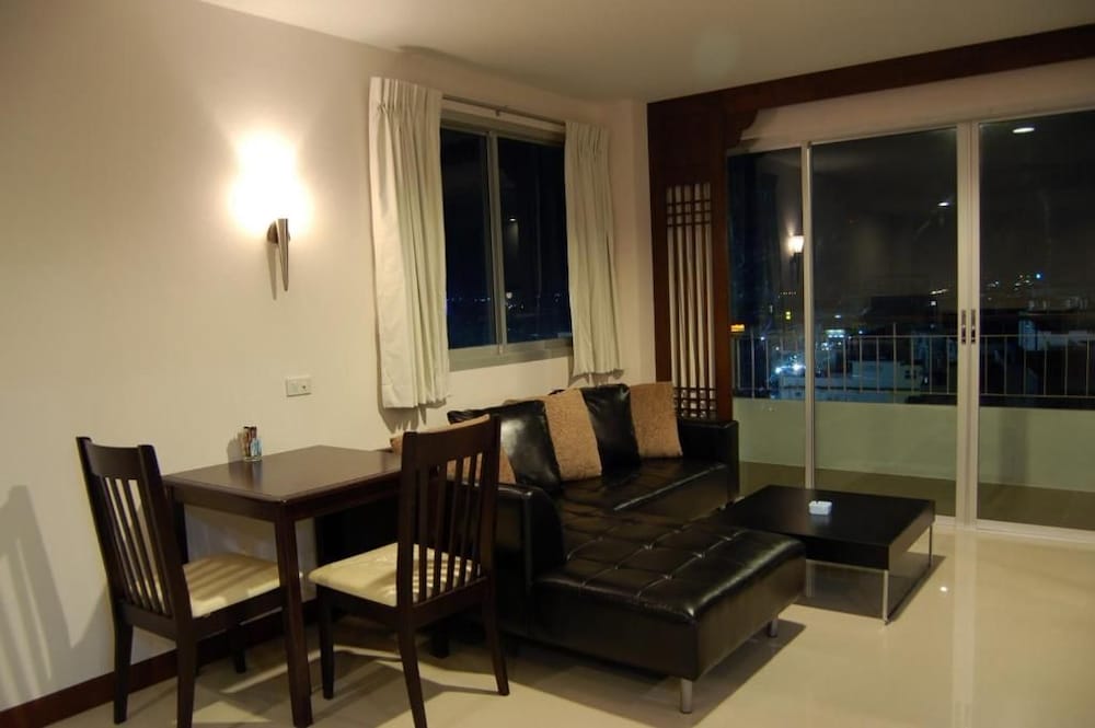 Baan Manthana Hotel 43/50