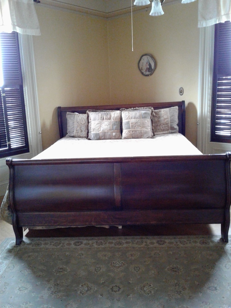 The Proctor Mansion Inn 4/70