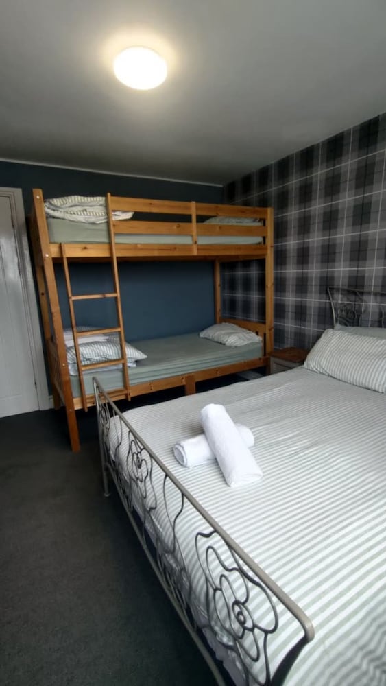 OYO Shore Surf Lodge 19/50