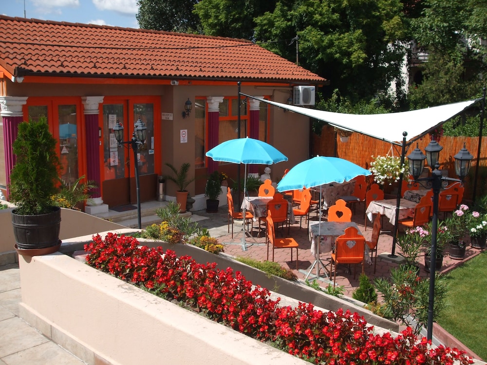 Attila Hotel 5/60