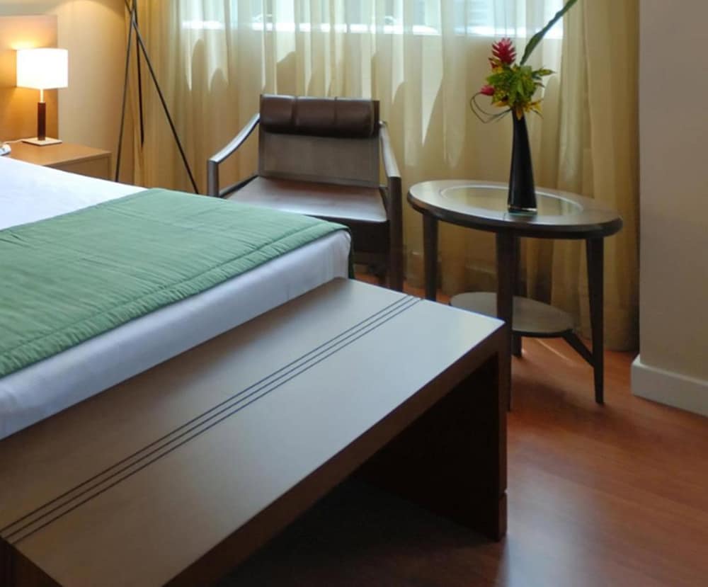 Golden Tulip Porto Vitoria 28/72