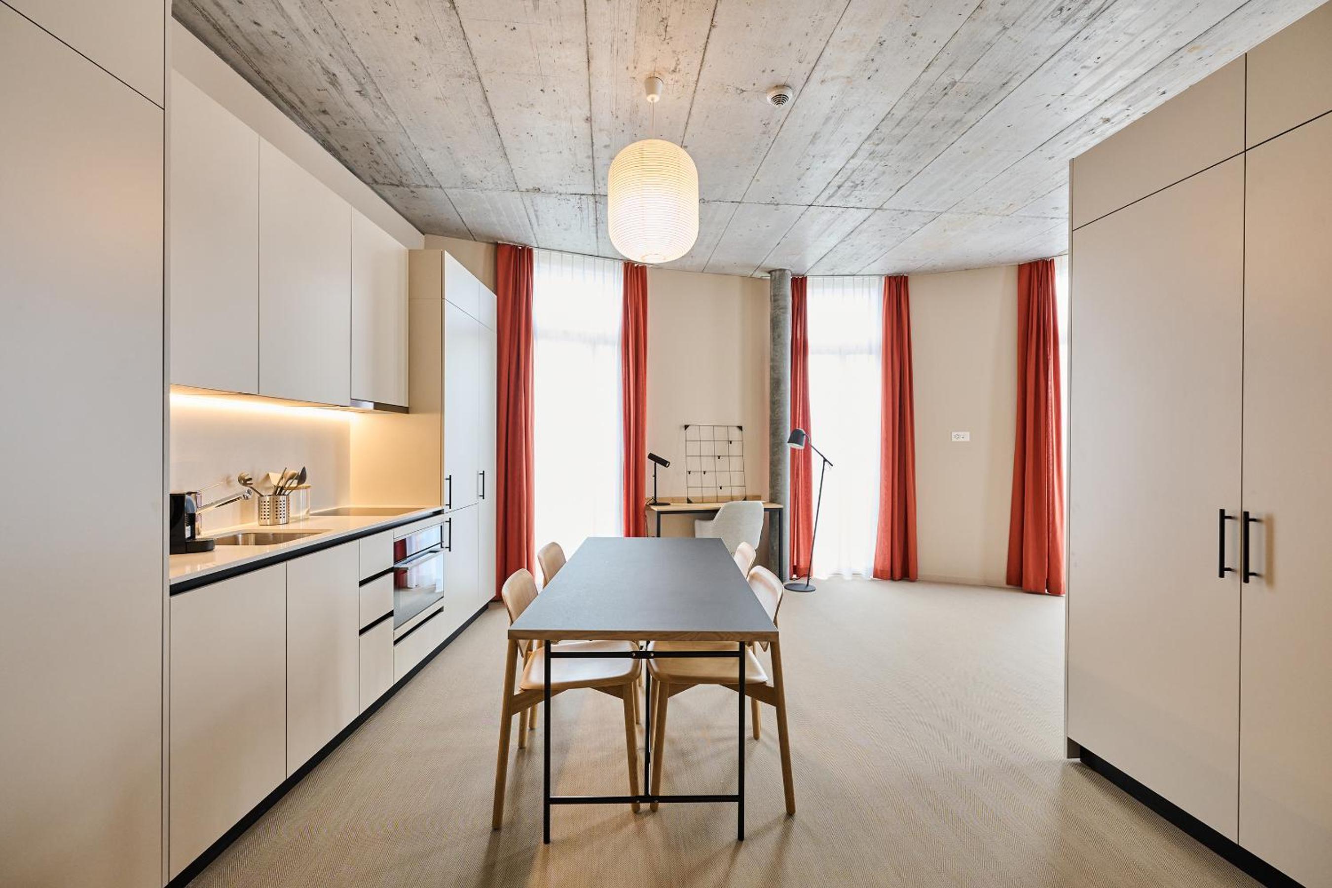 Ariv Design Hotel & Apartments Zug 7/25