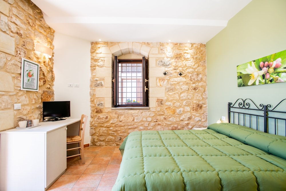 Borgo Monachella 9/50