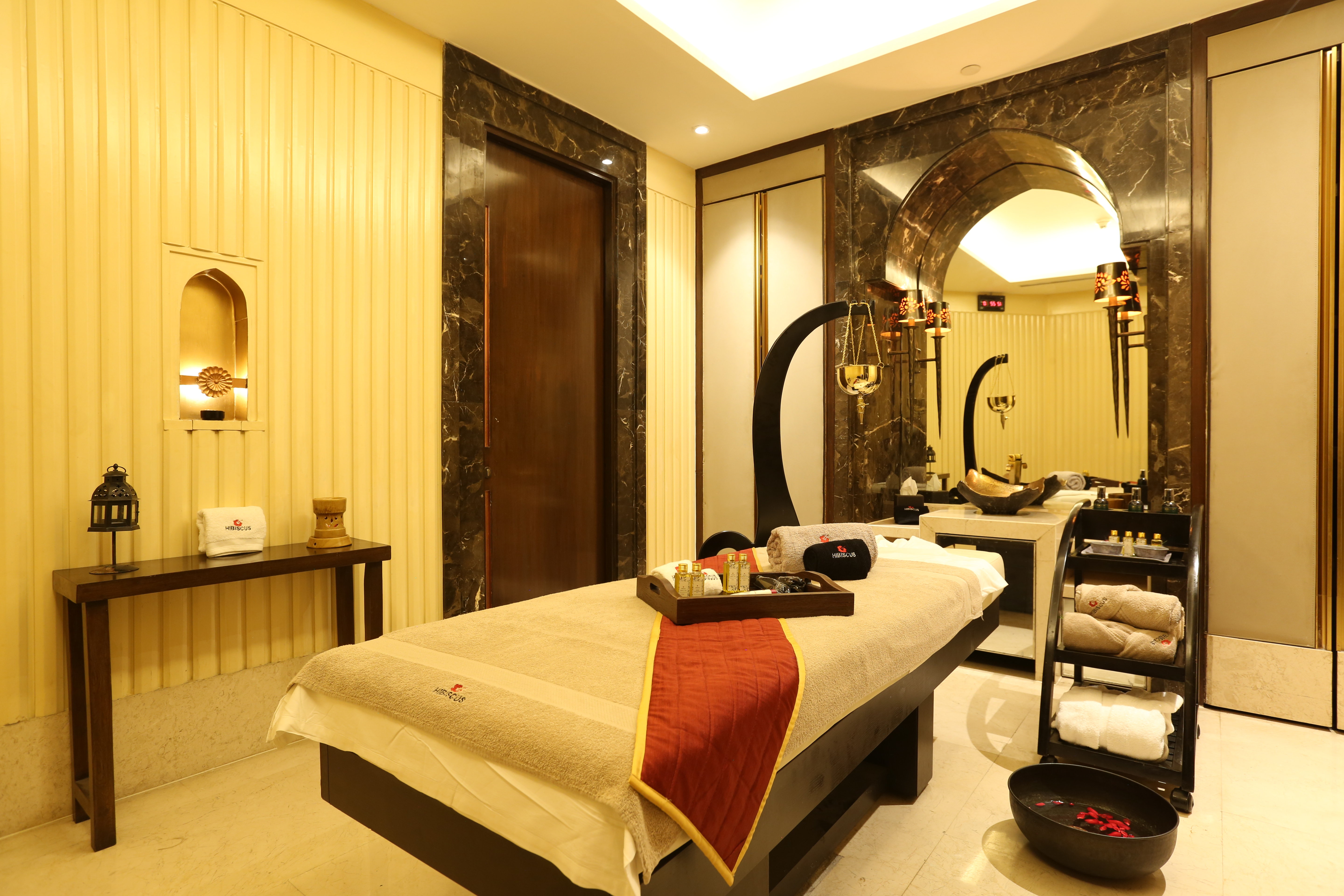 Crowne Plaza New Delhi Mayur Vihar Noida 30/64