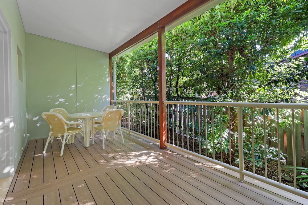 Headland Beach Resort 33/69