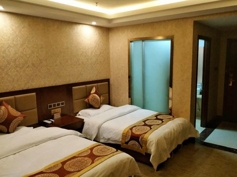 GreenTree Alliance Tacheng Wenqin Road Left Bank Of Sunshine Hotel 9/24