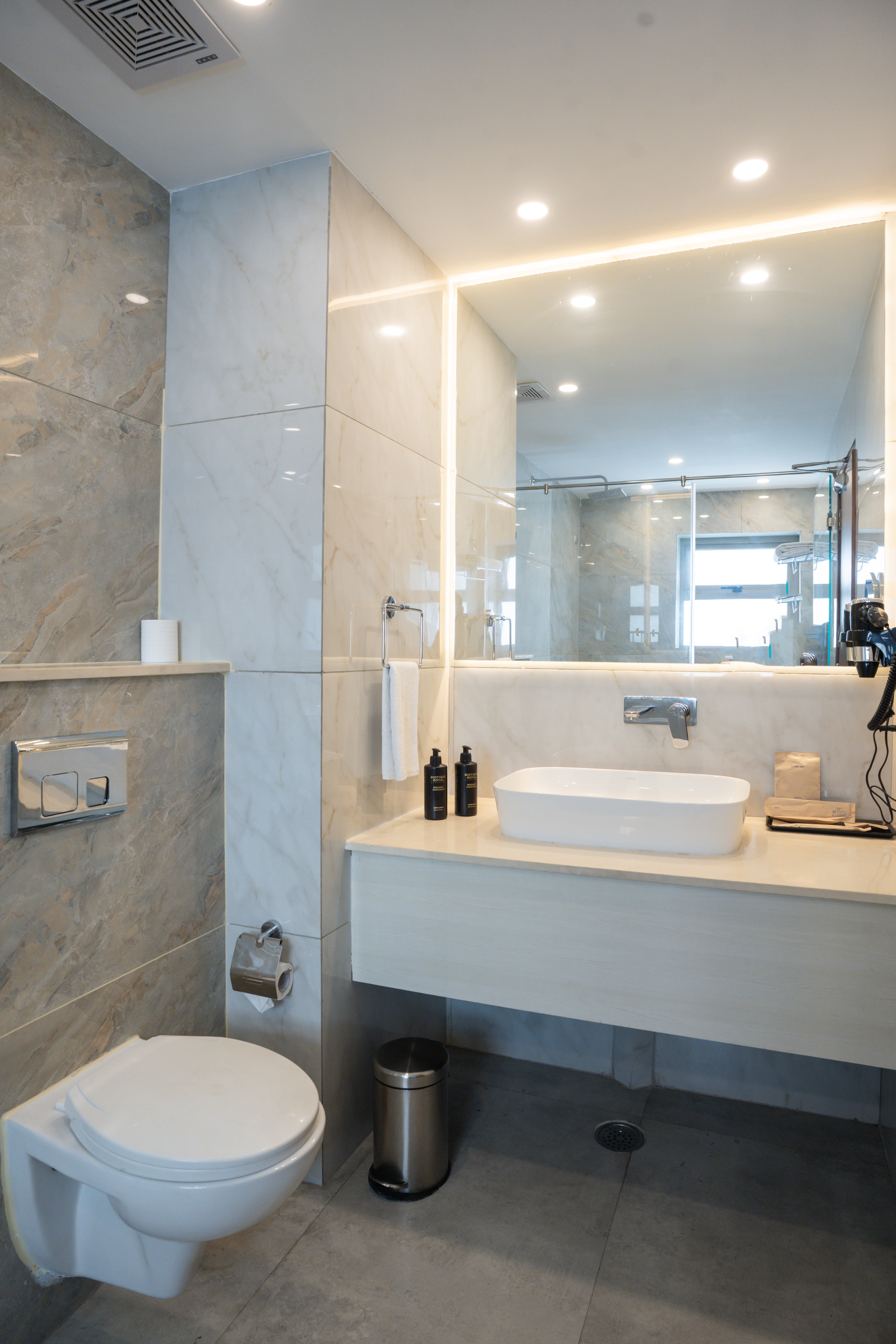 AR Suites KLJ Square 48/50