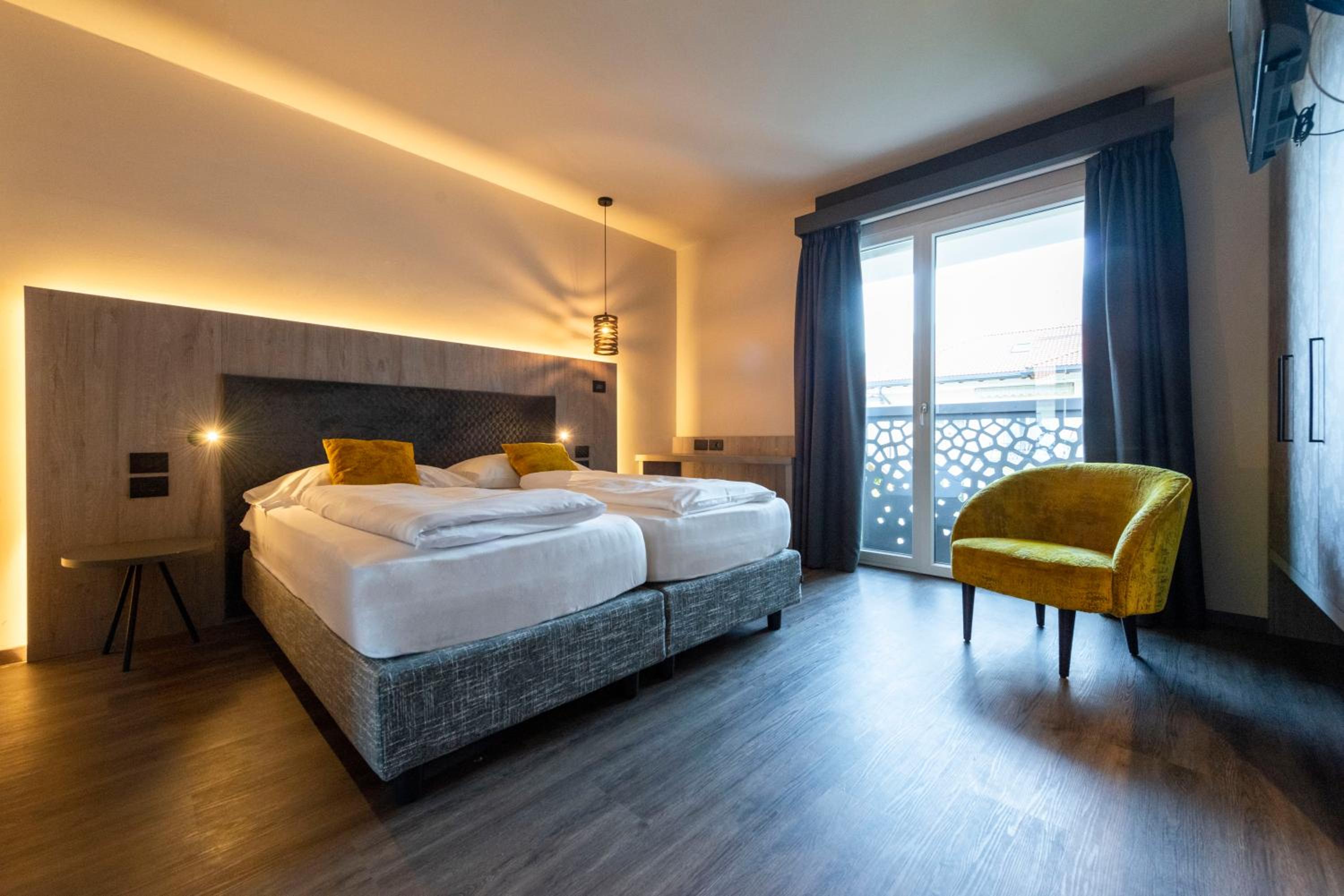 Comfort, Double or Twin Bed