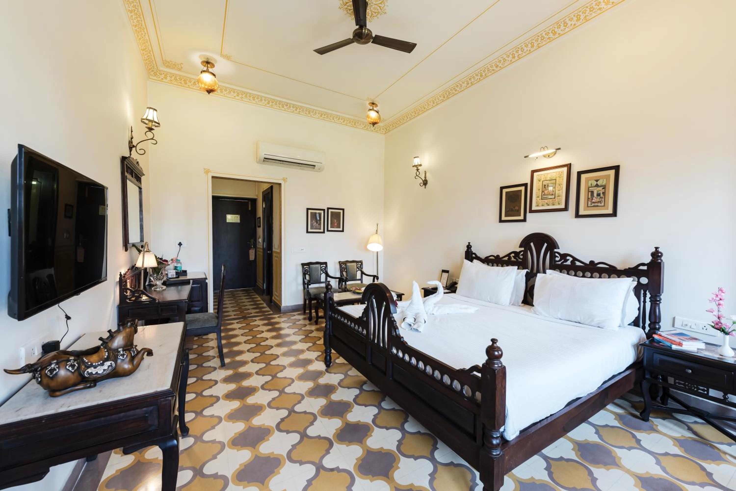 Royal, Super, Deluxe, King Bed