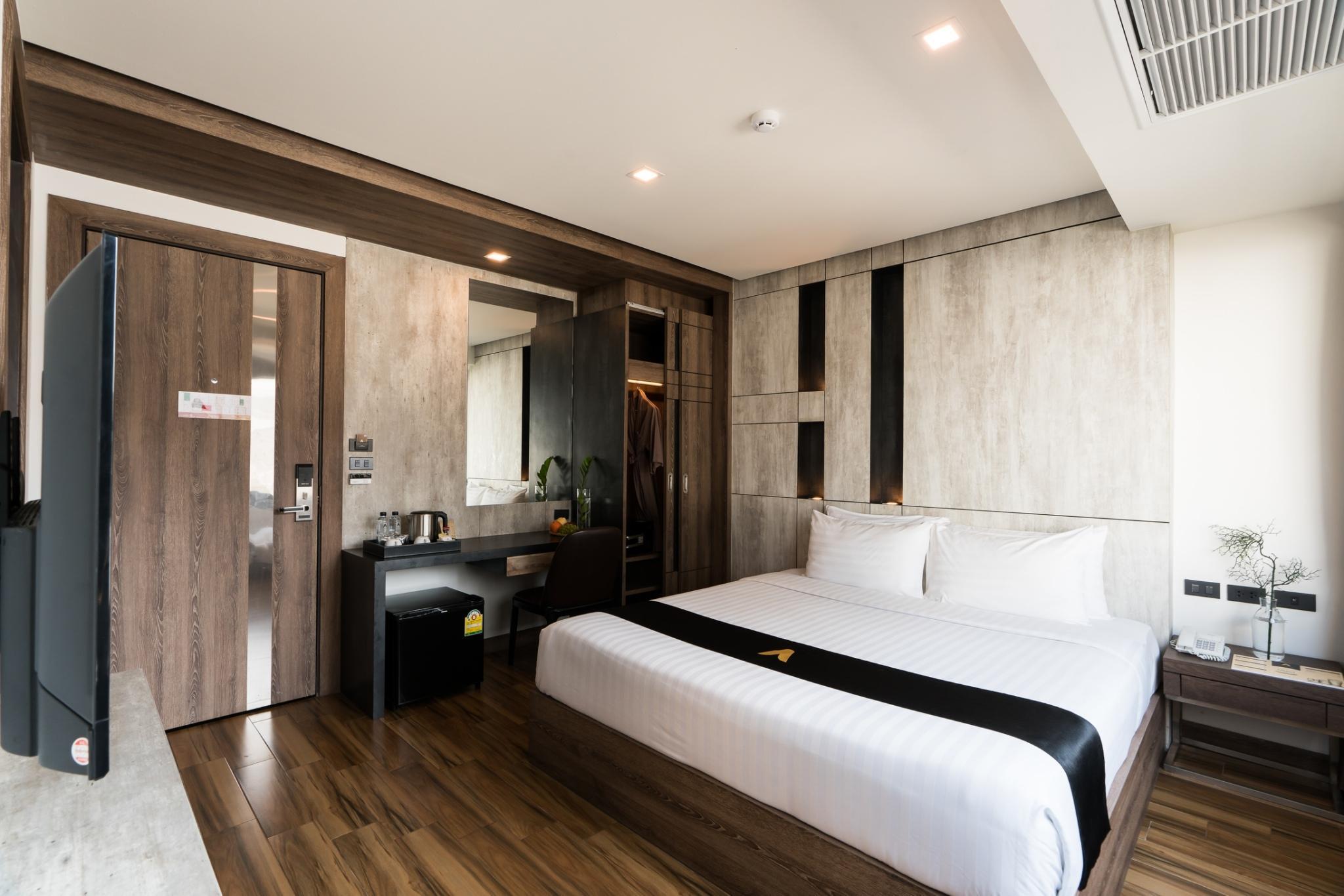 Superior, King Bed
