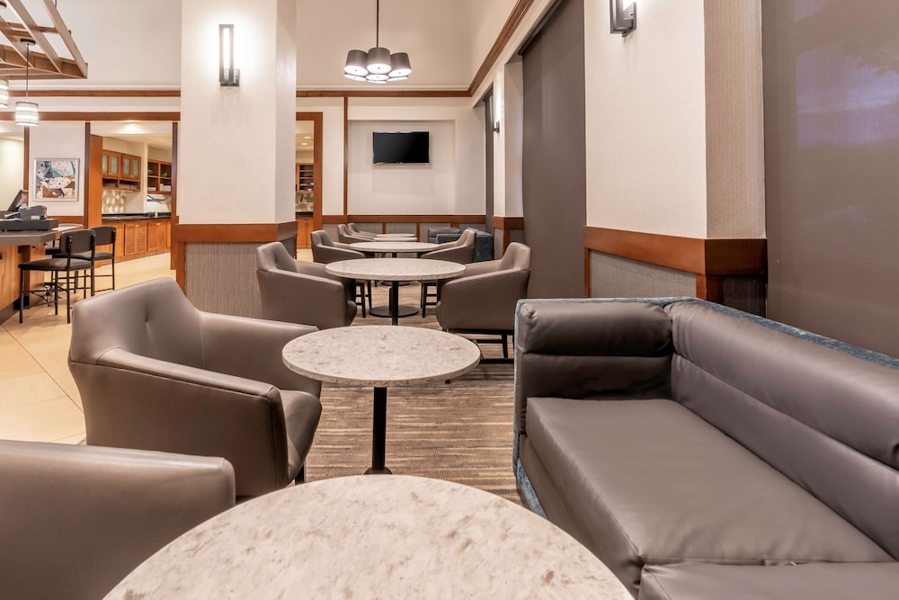 Hyatt Place Charlotte Airport / Billy Graham Parkway 33/65