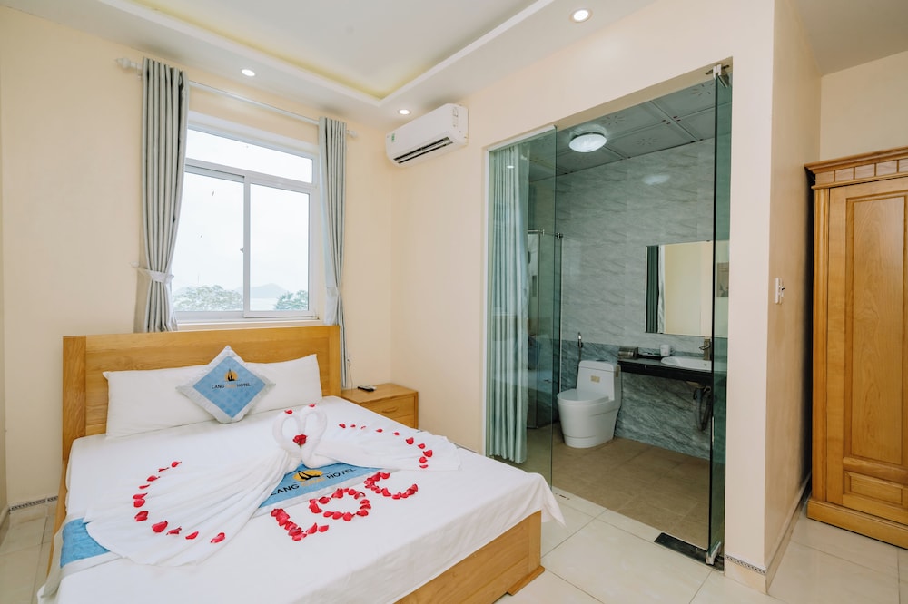 Lang Chai Hotel 8/35
