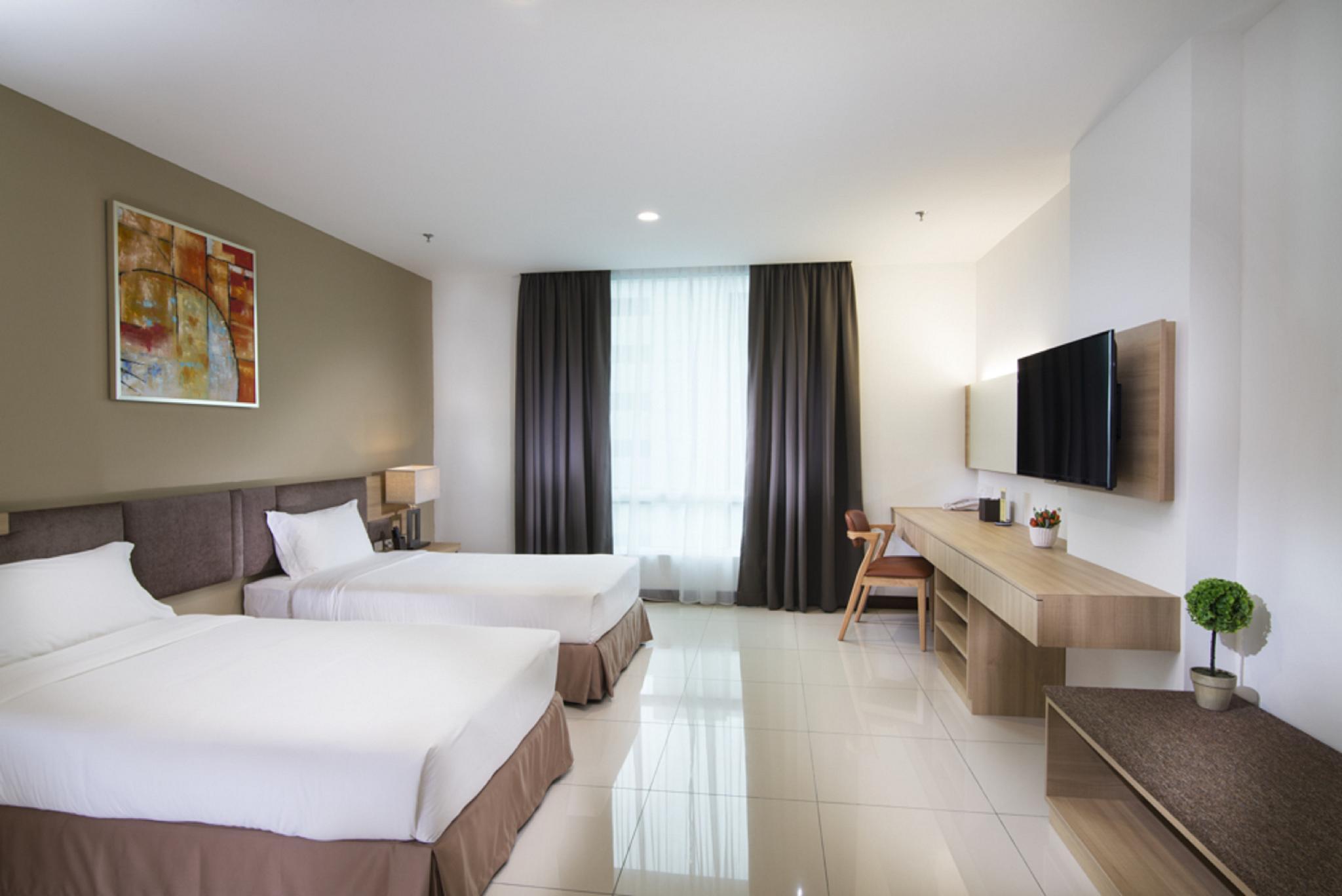 EXECUTIVE, TWIN BEDS