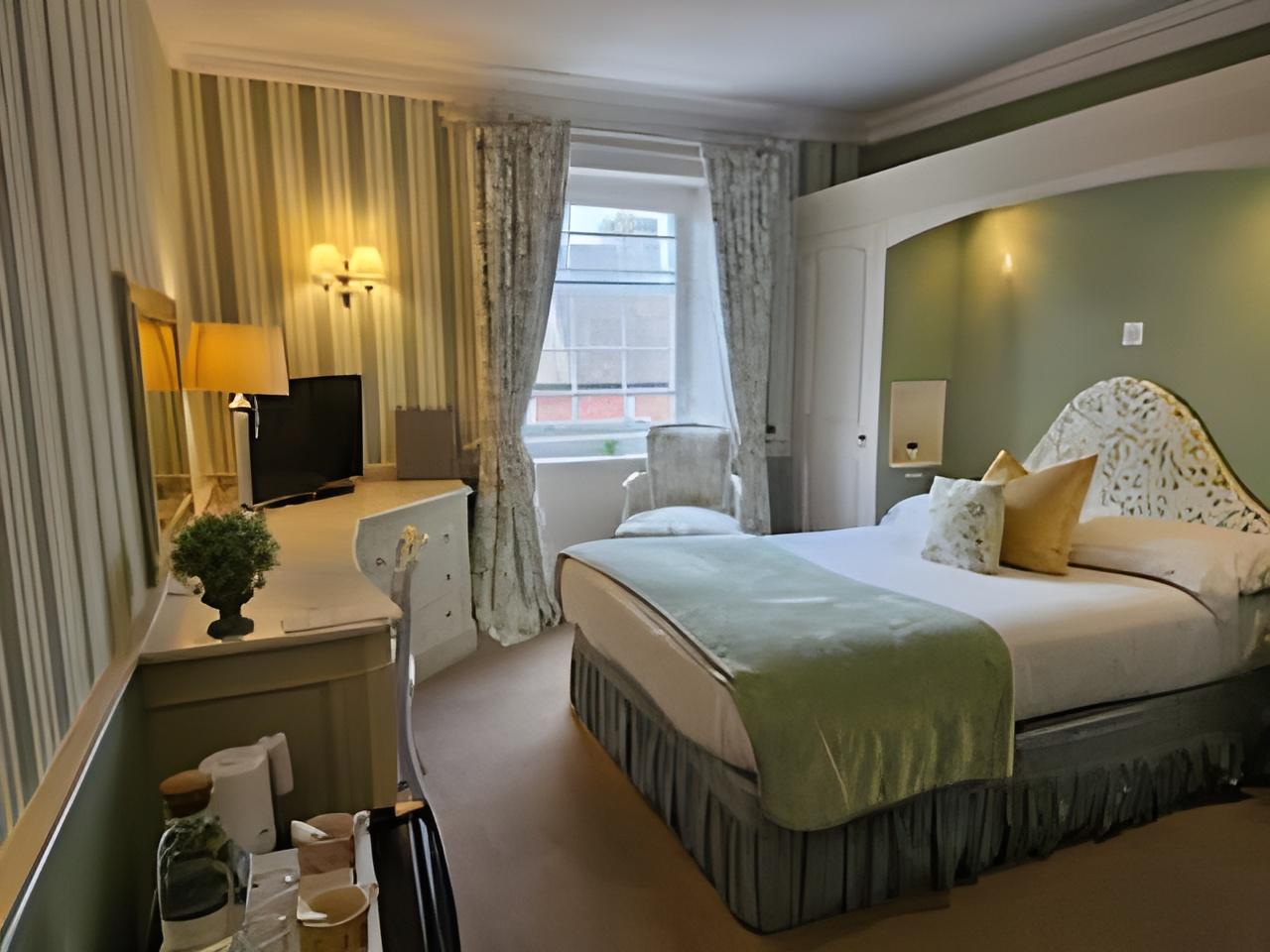 Standard, Double Bed, Street View