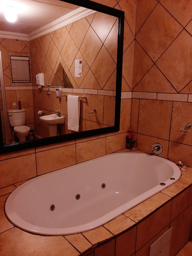Zebra Guest House 39/41