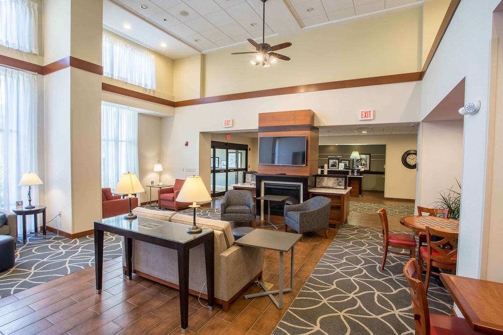Hampton Inn & Suites Tilton 49/66