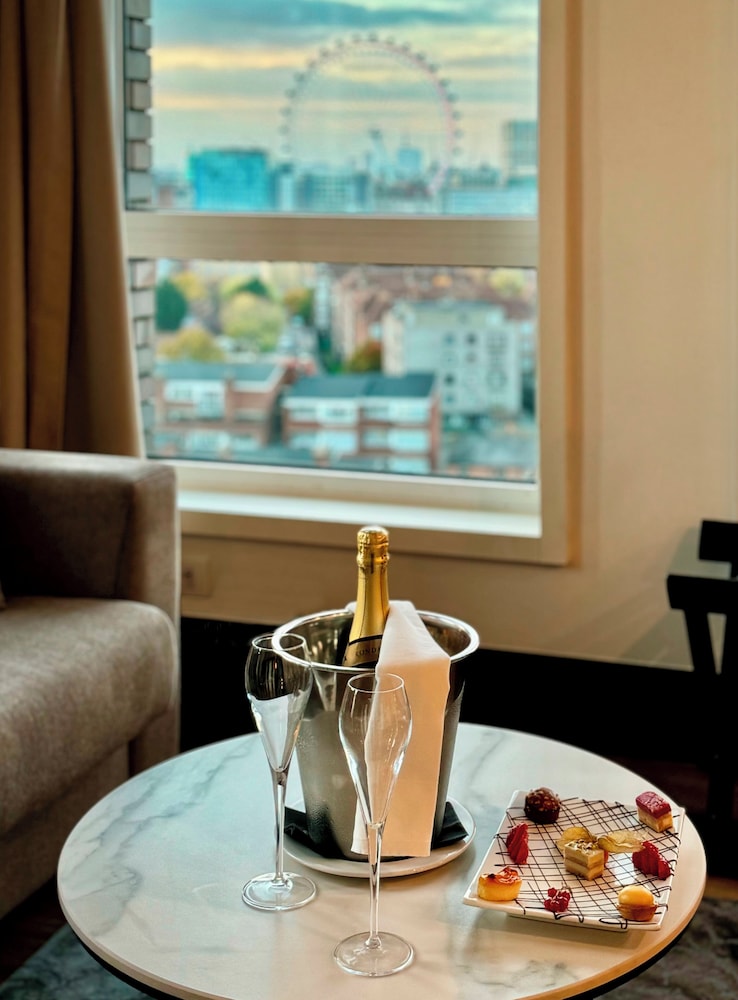 H10 London Waterloo Hotel 48/68
