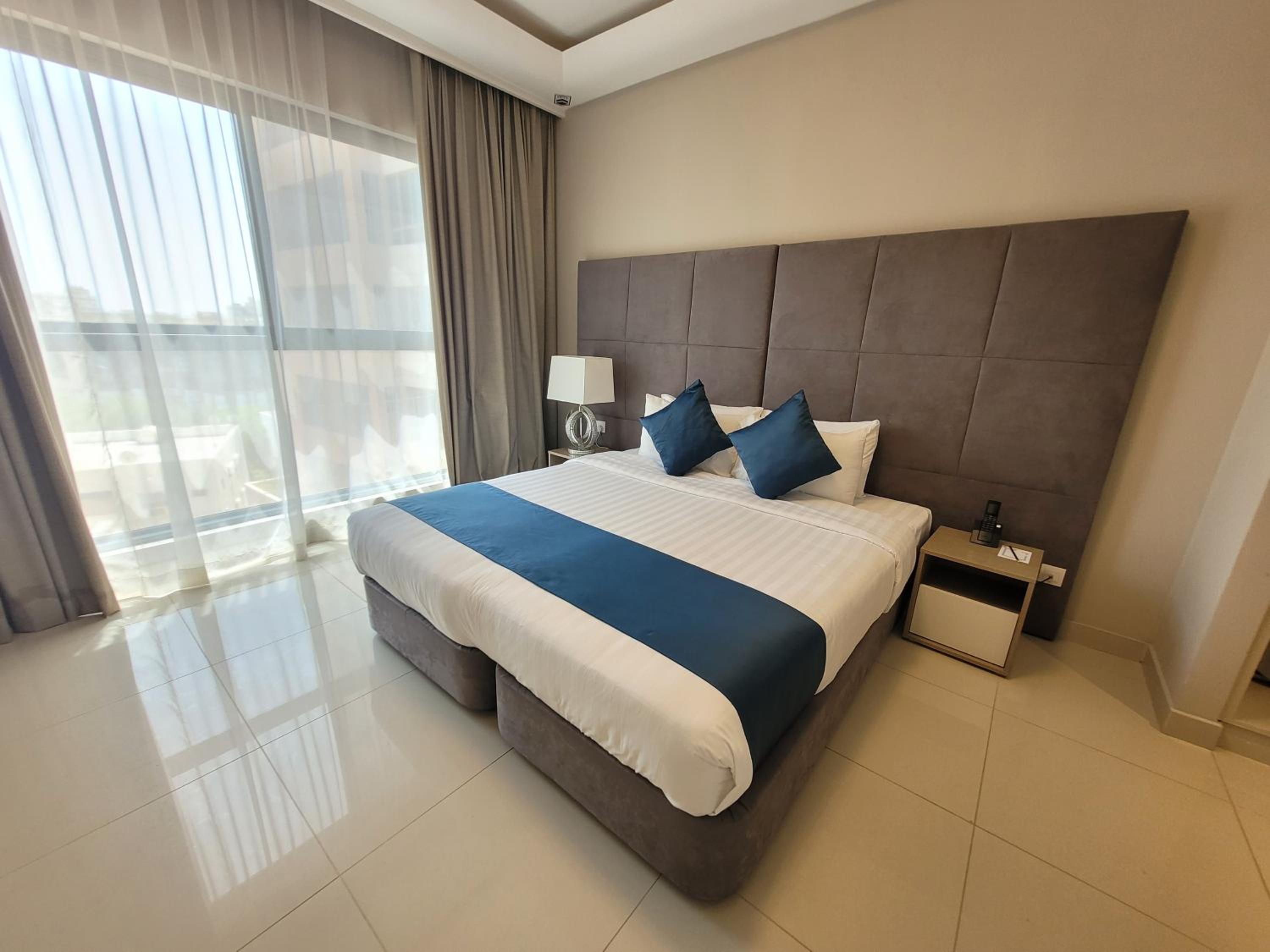 غرفة ديلوكس بسرير مزدوج، The Jewel Hotel 3/7