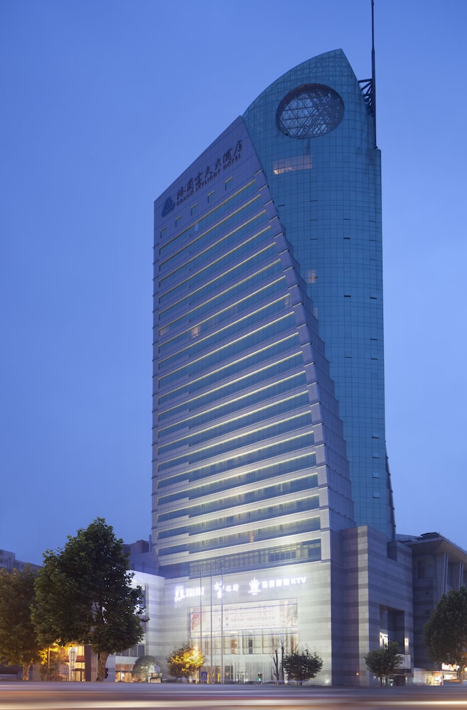 Grandskylight Hotel 2/50