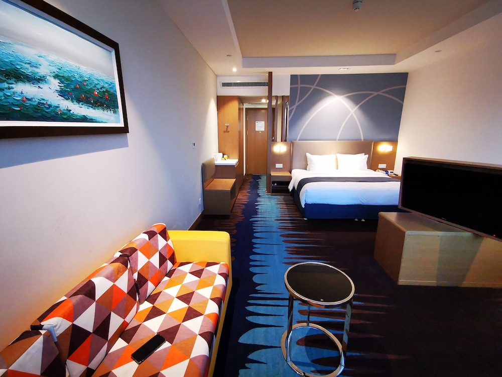 HOLIDAY INN EXPRESS WEIHAI ECONOMIC ZONE 39/54