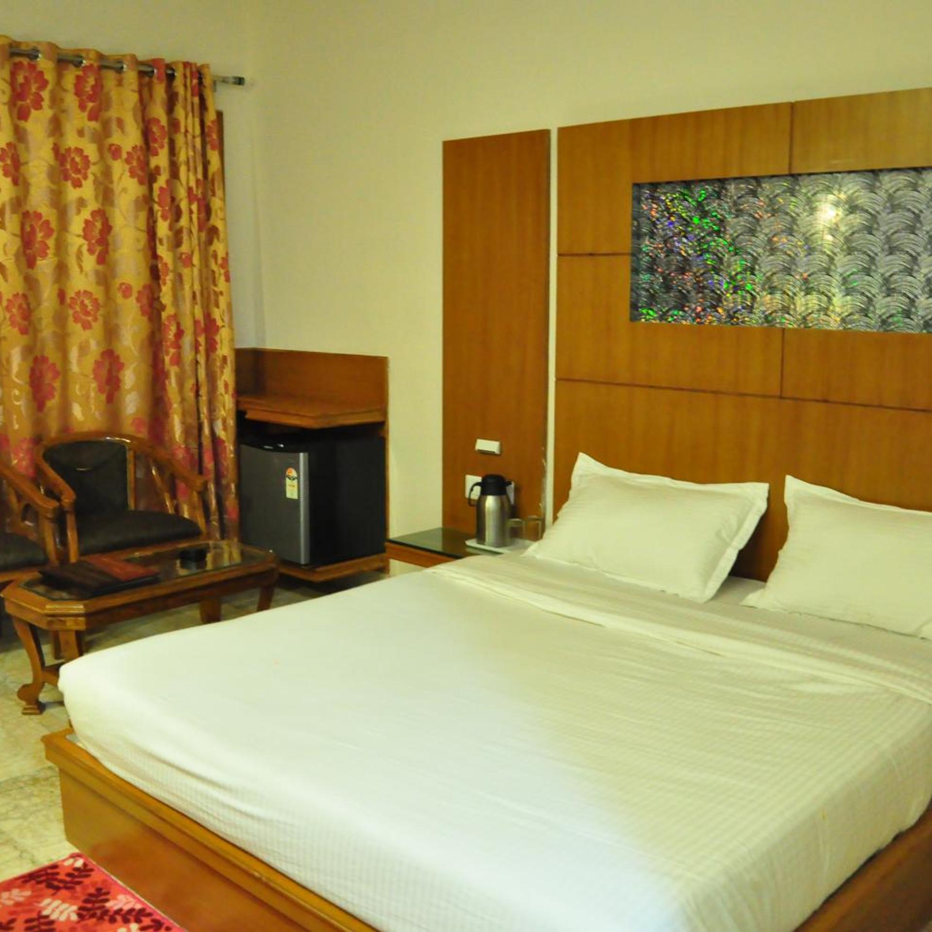 Hotel Basera Brij bhoomi 21/43