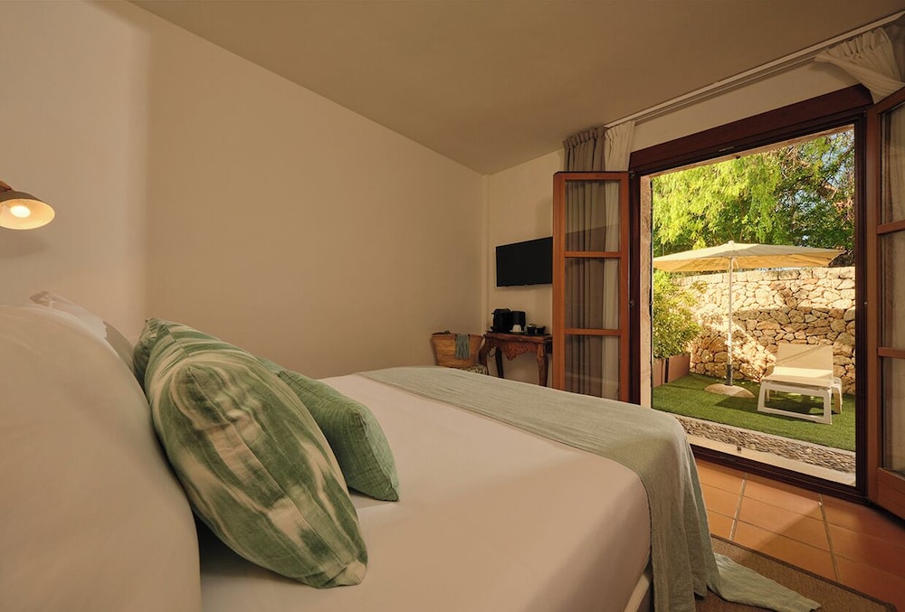 Hotel Rural Es Riquers 24/69