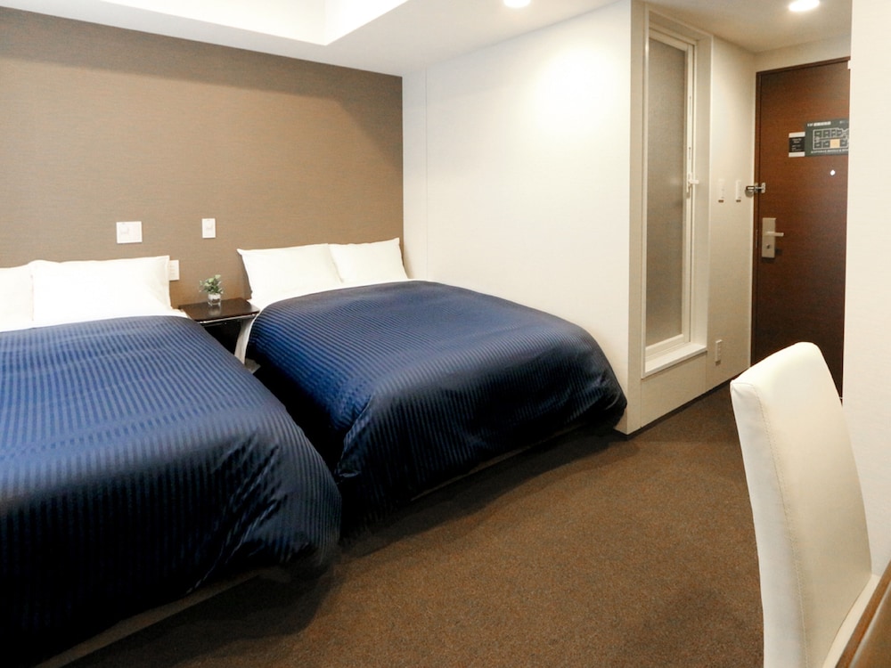 ROOM, TWIN BEDS, SMOKING