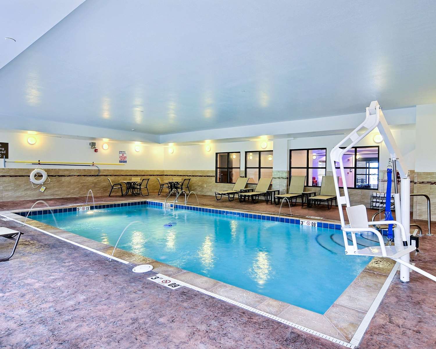 Comfort Suites Uniontown, PA 6/44