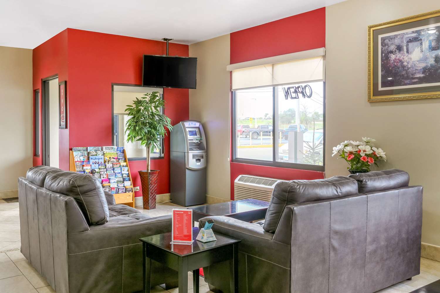 Econo Lodge Shorewood 16/31