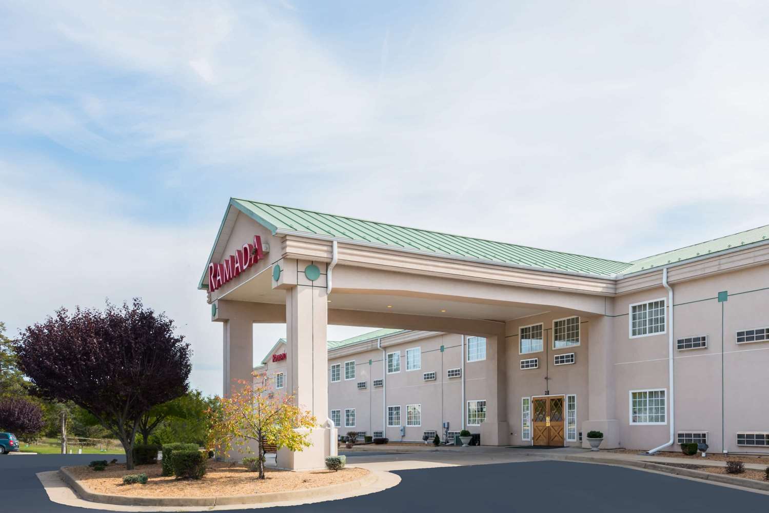 Ramada by Wyndham Strasburg 21/24