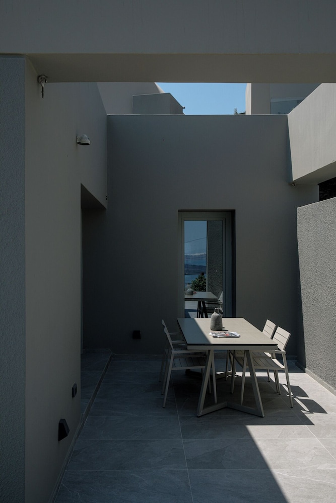 Melidonia Suites 39/49