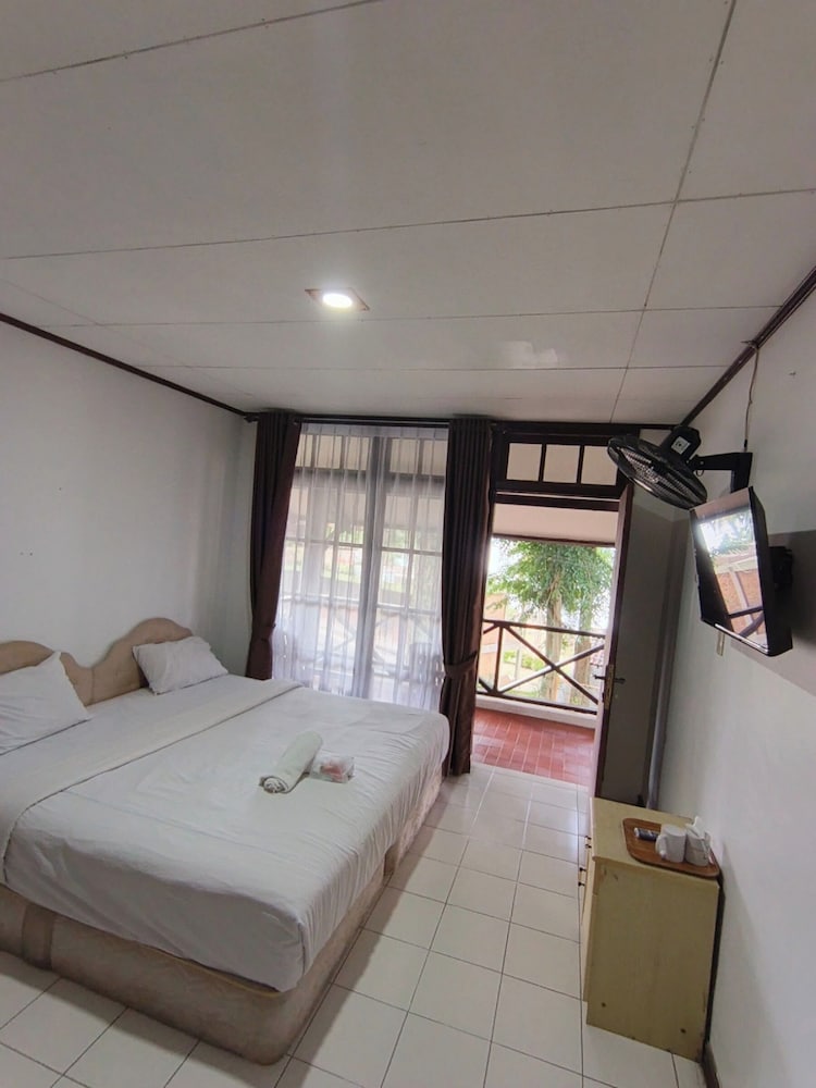Pandu Lakeside Hotel Tuktuk 16/51